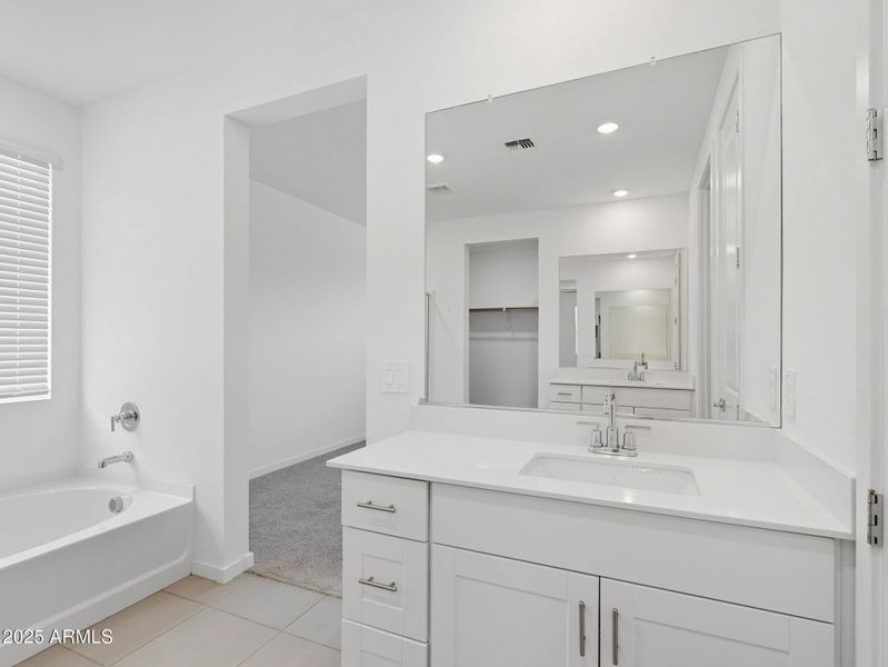 24-web-or-mls-Bee-24 24-web-or-mls-Bee-24