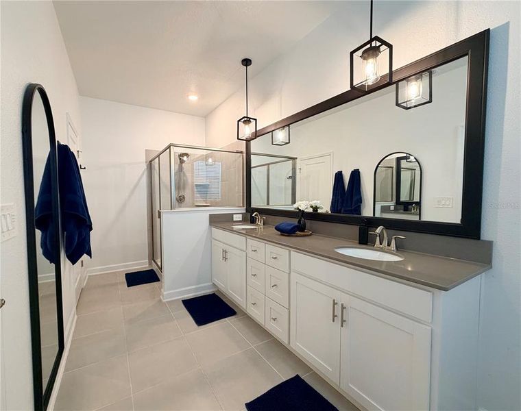 Furnished interior view inside a new home in , Orlando (Image 18).