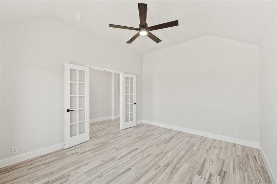 Spacious, unfurnished interior of a new home in Parks at Panchasarp Farms, Burleson (Image 17).