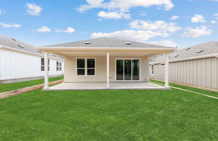 Exterior details and patio area of a home in Sun City Texas, Georgetown (Image 4).