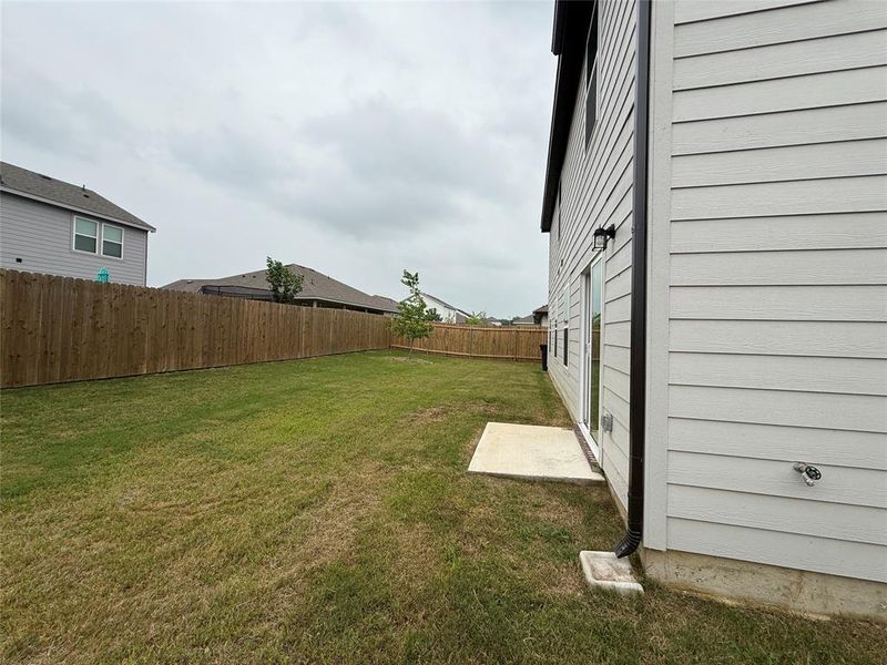 Exterior details and patio area of a home in Courtland Place, Cleburne (Image 4).