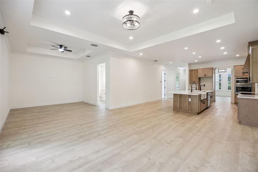 Spacious, unfurnished interior of a new home in , Clermont (Image 37).