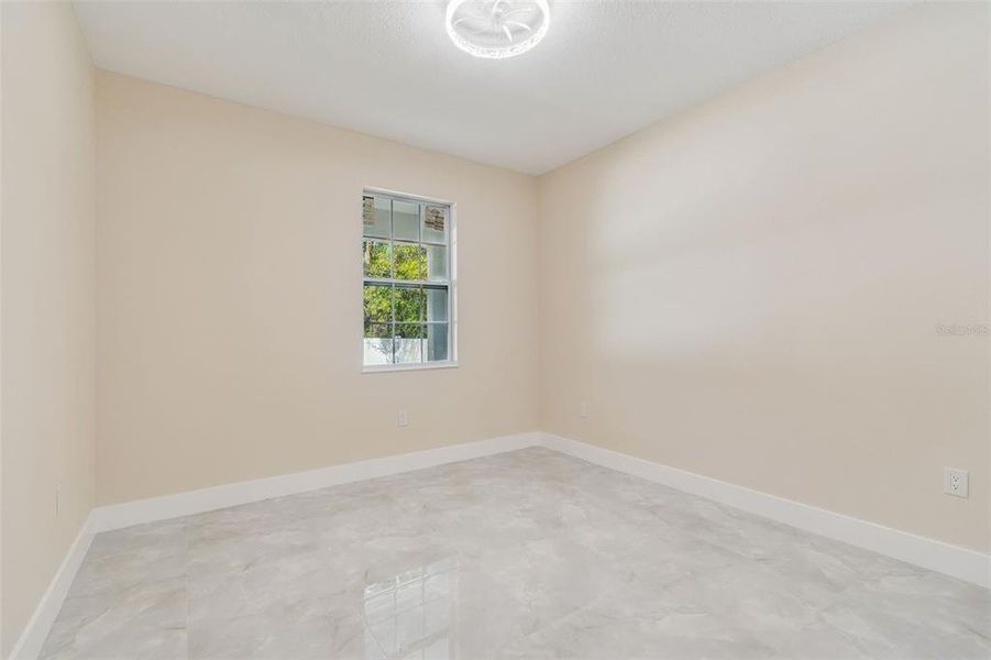 Spacious, unfurnished interior of a new home in , Tampa (Image 34).