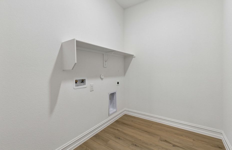 Spacious, unfurnished interior of a new home in Wellington, Fort Worth (Image 15).