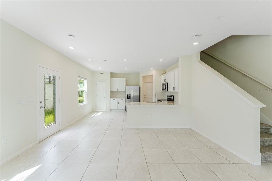Spacious, unfurnished interior of a new home in Belle Haven, Davenport (Image 10).