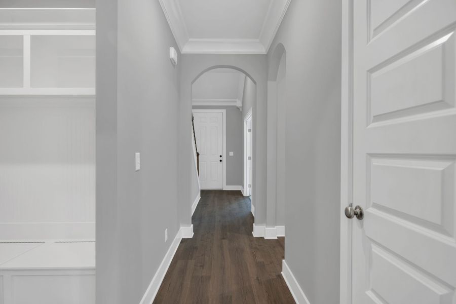 Spacious, unfurnished interior of a new home in Givens Park, Chattanooga (Image 27).