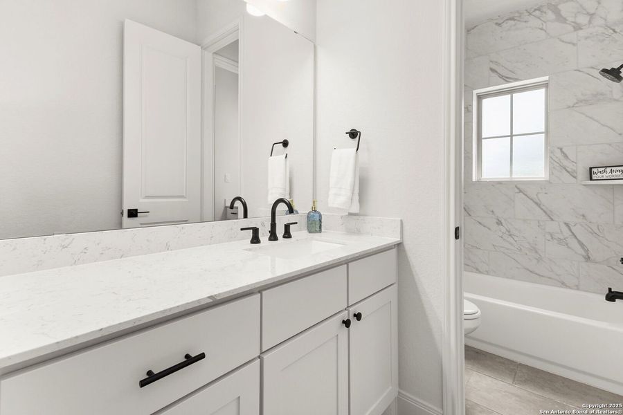 Furnished interior view inside a new home in Meadows Of Mill Creek 60', Seguin (Image 20).