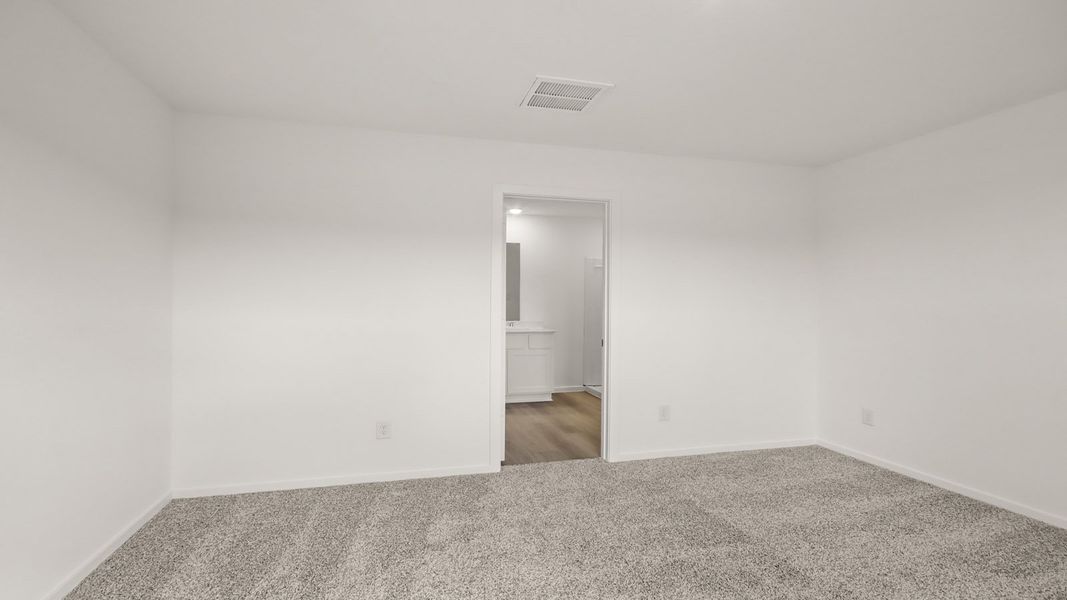 Representative unfurnished interior of a home built from the Estero by D.R. Horton in Sunset Valley, Hockley (Image 17).