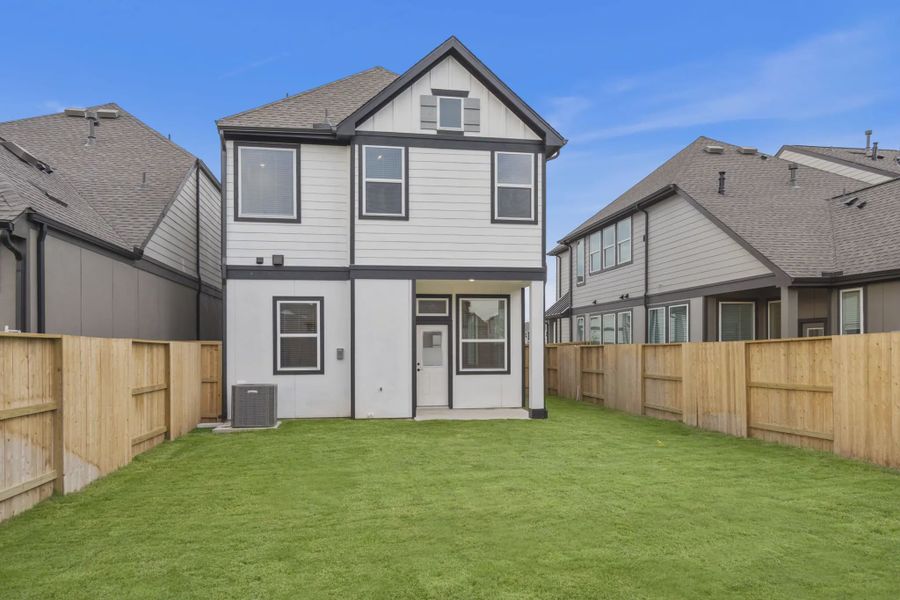 Representative exterior details of a home built from the Chantilly 2 by Chesmar Homes in Meridiana Chateau, Manvel (Image 17).