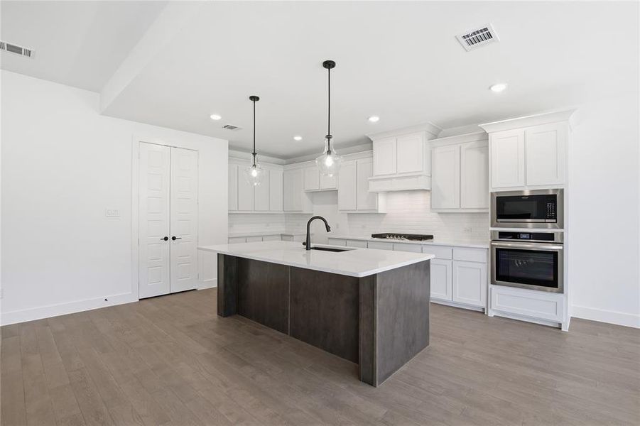 Furnished interior view inside a new home in Talon Hills, Fort Worth (Image 13).