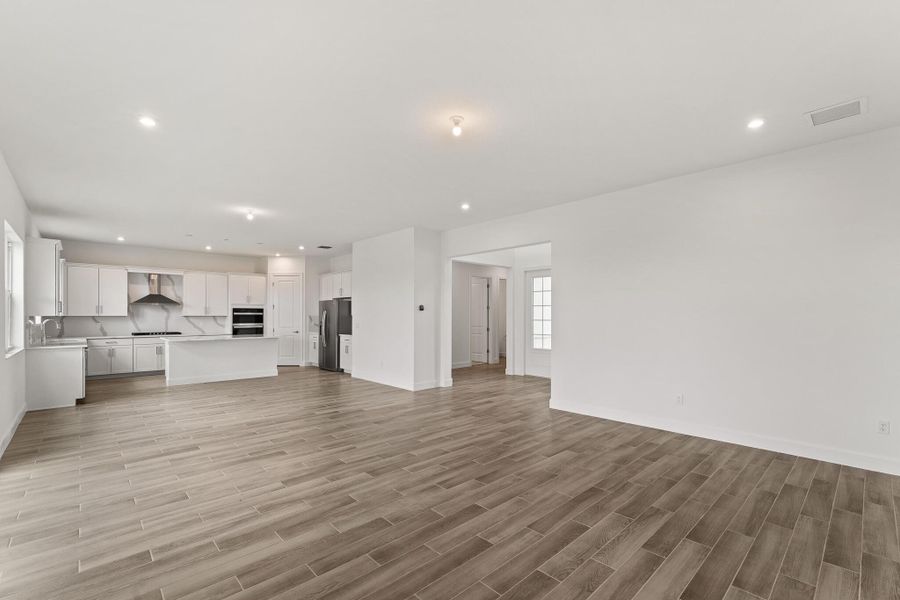 Spacious, unfurnished interior of a new home in Tradition - Seville, Port St. Lucie (Image 14).