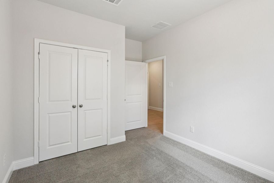 Spacious, unfurnished interior of a new home in Woodhavyn 40', Magnolia (Image 34).