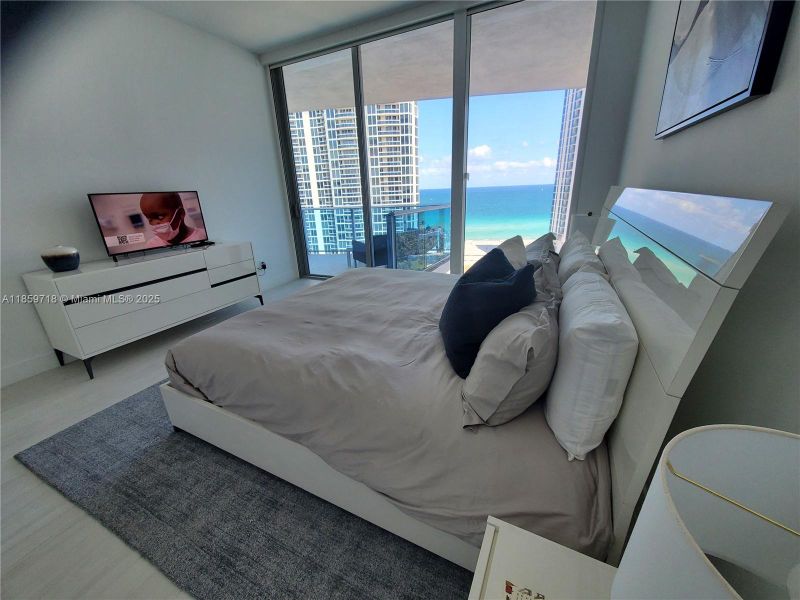 Image 34 of a home in .