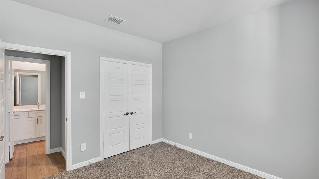 Representative unfurnished interior of a home built from the Wimberley by D.R. Horton in Lakeview Pointe, Midlothian (Image 35).