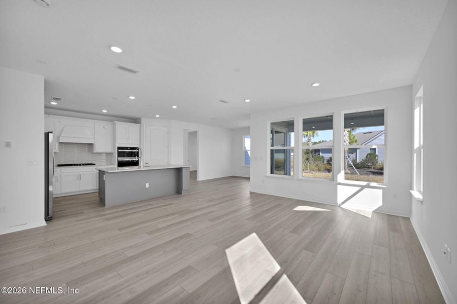 Spacious, unfurnished interior of a new home in Del Webb Wildlight, Yulee (Image 20).