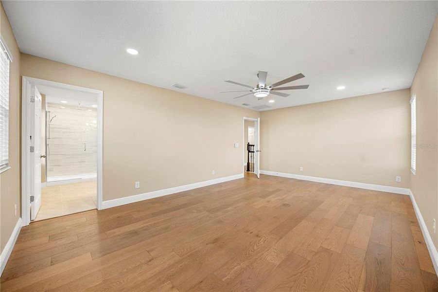 Spacious, unfurnished interior of a new home in , Groveland (Image 39).