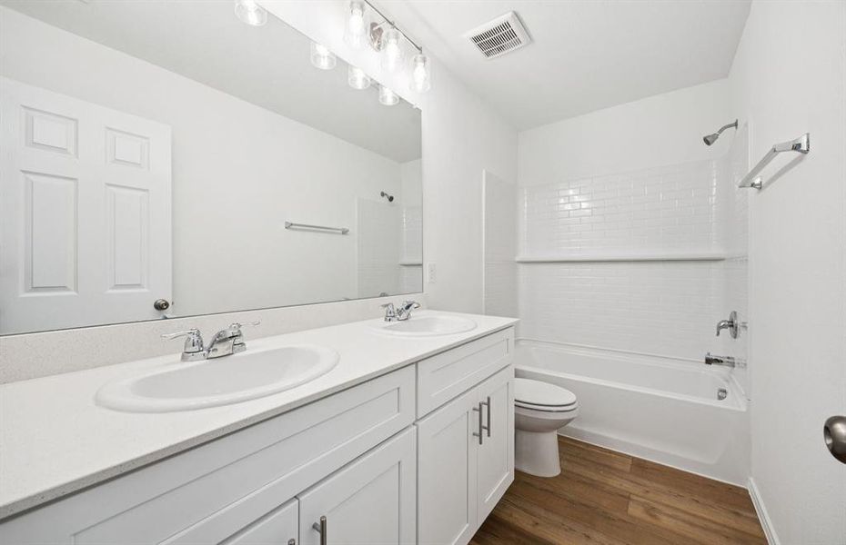 Spacious secondary bathroom