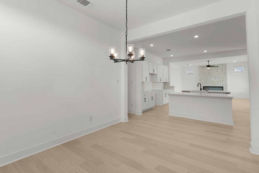 Spacious, unfurnished interior of a new home in Lariat, Liberty Hill (Image 19).