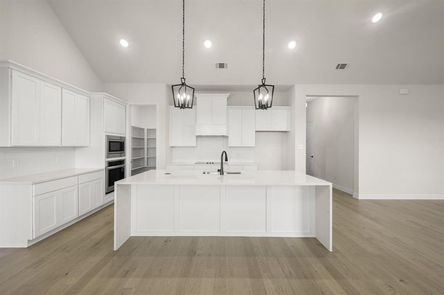 211 Marie- Kitchen-3 211 Marie- Kitchen-3