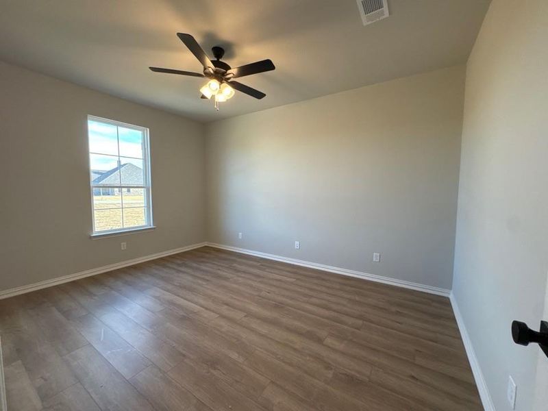 Spacious, unfurnished interior of a new home in Fairview Meadows, New Fairview (Image 8).