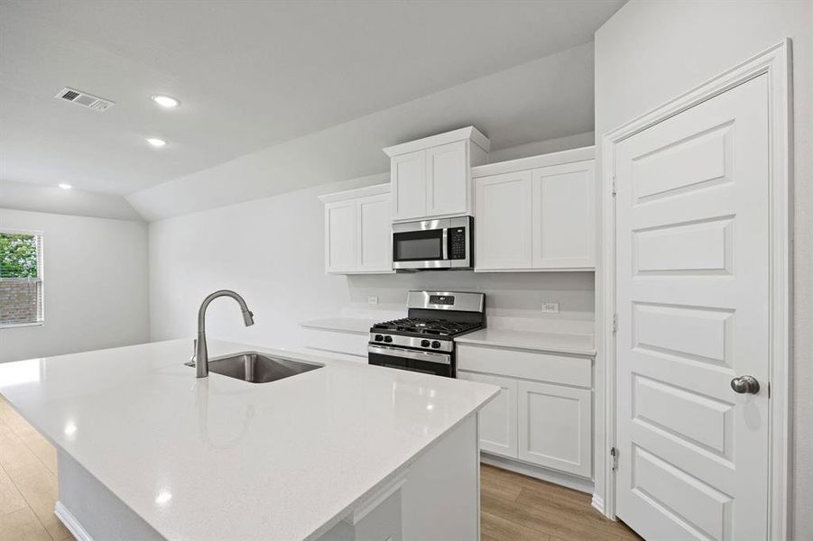 13-web-or-mls-509-hickory-rdg-dr