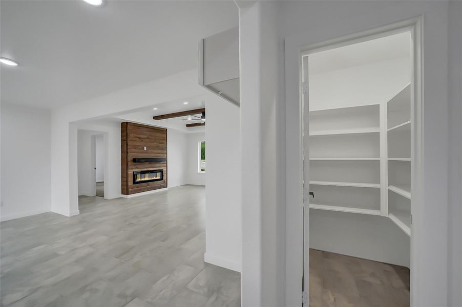 Spacious, unfurnished interior of a new home in , Conroe (Image 13).