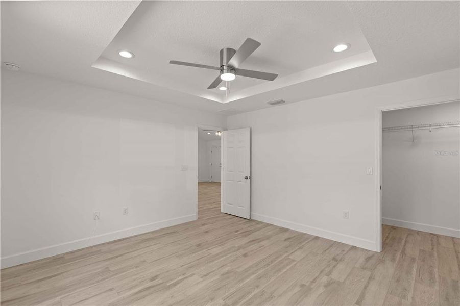 Spacious, unfurnished interior of a new home in , Dunnellon (Image 18).