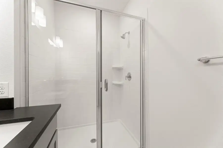 23. 2521 Huxley - Bath (4)