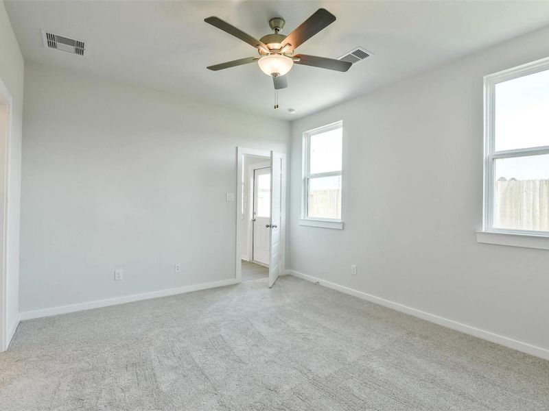 Spacious, unfurnished interior of a new home in Liberty Estates, Cleveland (Image 23).