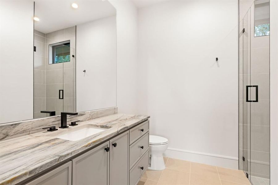 Furnished interior view inside a new home in , Dallas (Image 16).