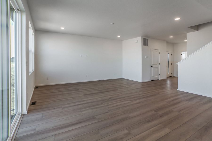 Spacious, unfurnished interior of a new home in Trailside, Timnath (Image 36).
