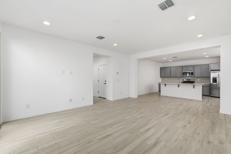 Spacious, unfurnished interior of a new home in Parkside, Avondale (Image 19).