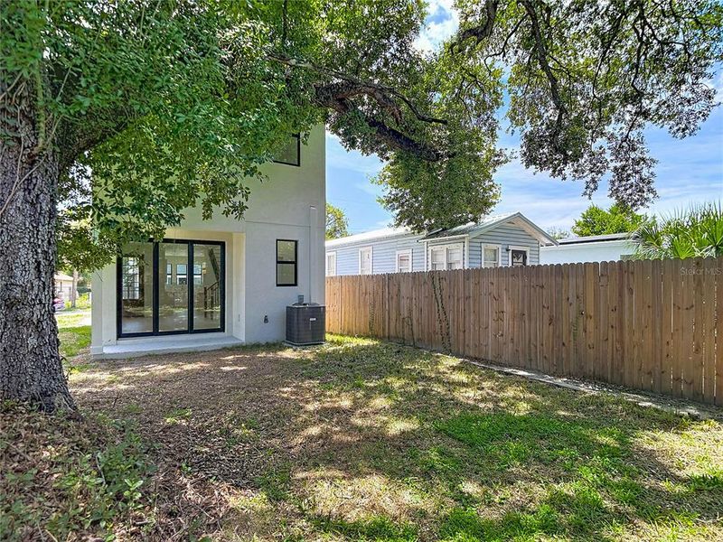 Exterior details and patio area of a home in , Tampa (Image 4).