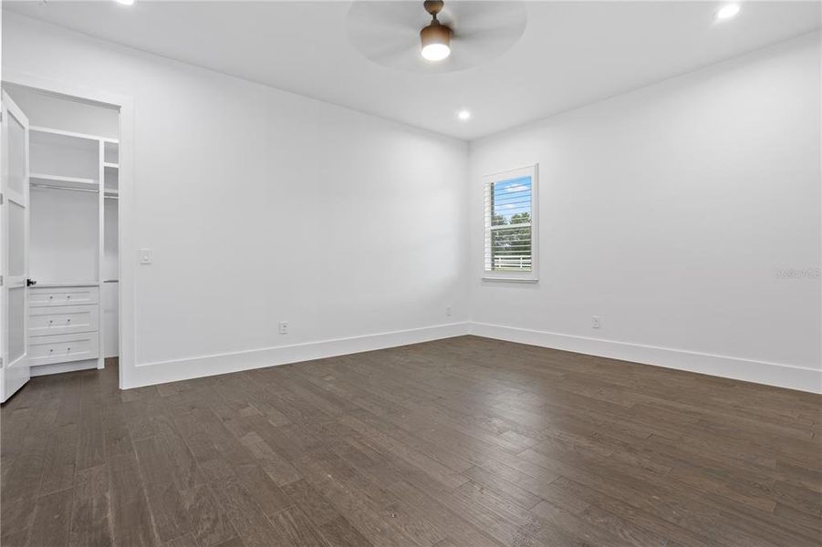 Spacious, unfurnished interior of a new home in , Eustis (Image 50).