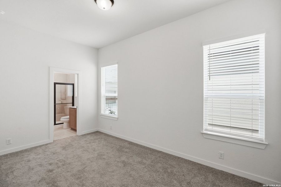 Spacious, unfurnished interior of a new home in The Crossvine, Schertz (Image 21).