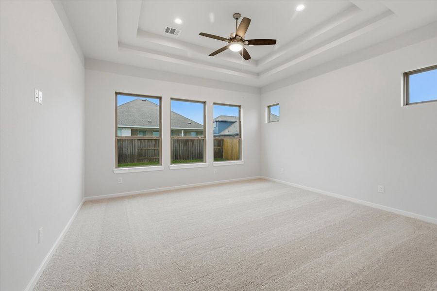 Spacious, unfurnished interior of a new home in Canterra Creek  60', Rosharon (Image 45).