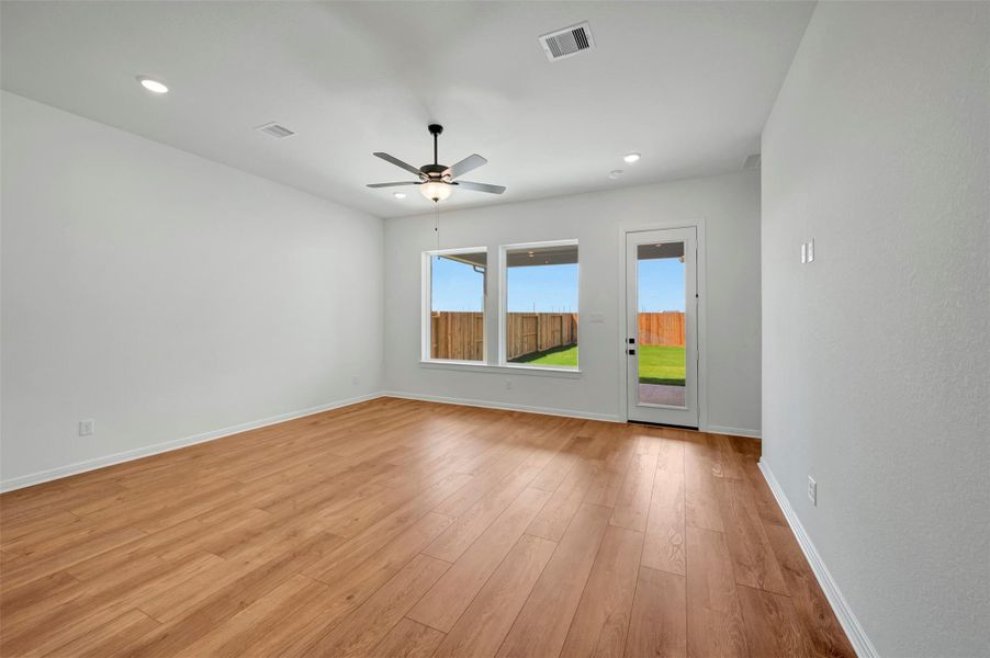 Spacious, unfurnished interior of a new home in Jordan Ranch - Terrace Collection, Fulshear (Image 24).