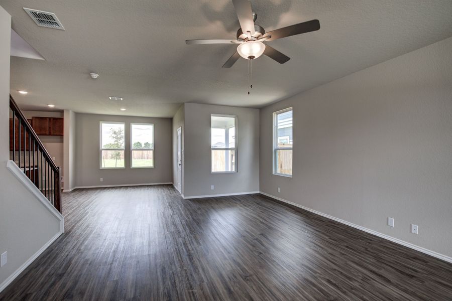 Representative unfurnished interior of a home built from the The Murray F by Davidson Homes LLC in Hickory Ridge, Elmendorf (Image 15).