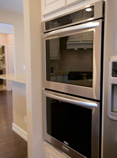 Representative interior finishes for a home built from the Mooreville by Pulte Homes in Saddleback at Santa Rita Ranch, Liberty Hill (Image 20).