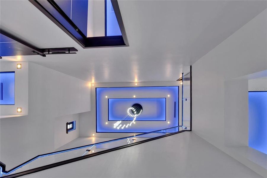 Spacious, unfurnished interior of a new home in , Apollo Beach (Image 17).