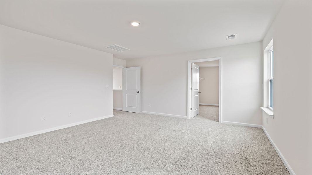 Spacious, unfurnished interior of a new home in Durbin Meadows, Fountain Inn (Image 26).