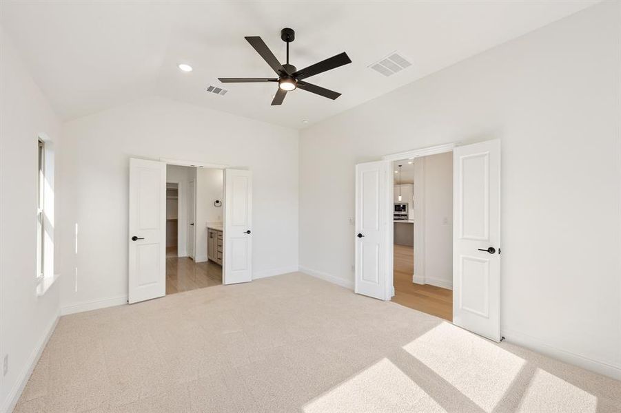 Spacious, unfurnished interior of a new home in Willow Wood Classic 60, McKinney (Image 24).