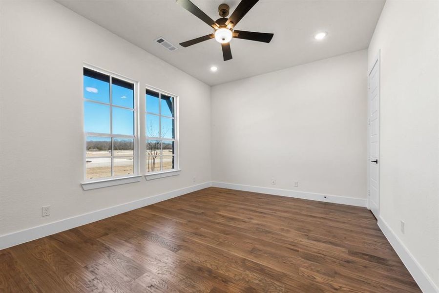 Spacious, unfurnished interior of a new home in King Crossing Estates, Van Alstyne (Image 32).