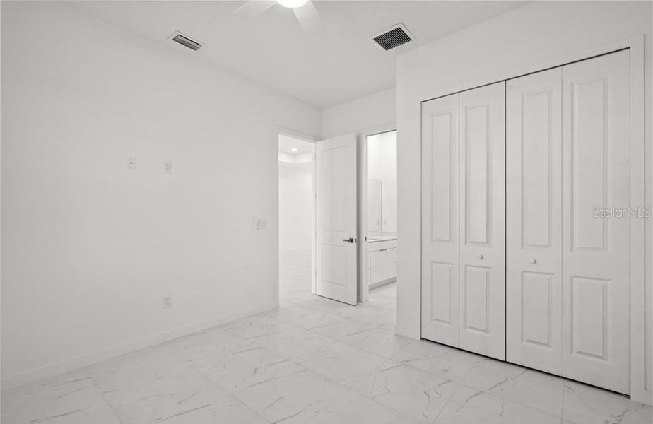 Spacious, unfurnished interior of a new home in , Cape Coral (Image 22).