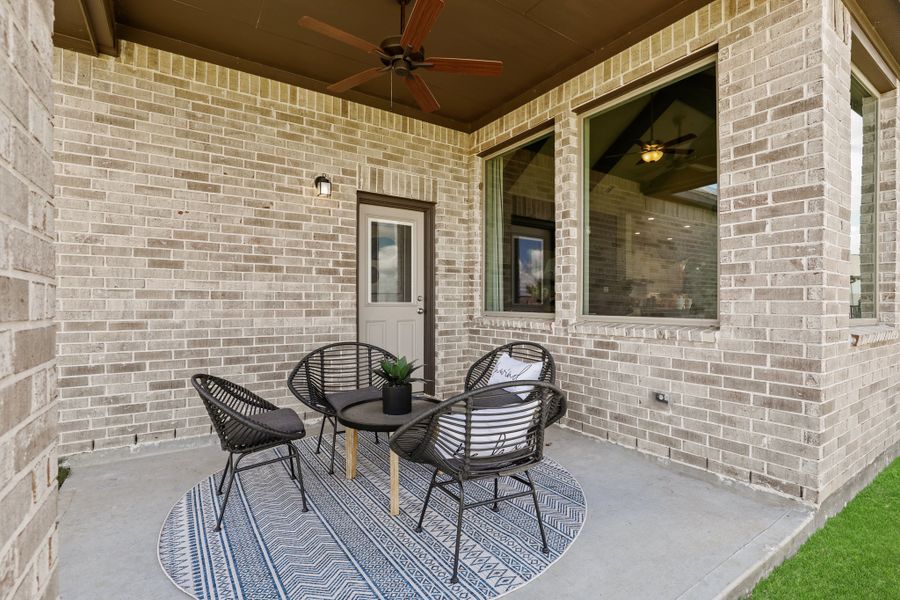Exterior details and patio area of a home in Wildrye, Waller (Image 23).