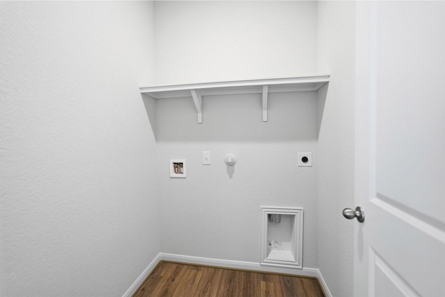 Spacious, unfurnished interior of a new home in Notting Hill, Converse (Image 22).