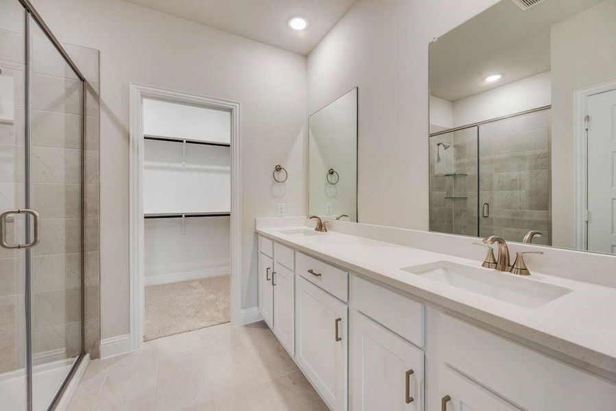 Furnished interior view inside a new home in Bayside, Rowlett (Image 11). Furnished interior view inside a new home in Bayside, Rowlett (Image 11).