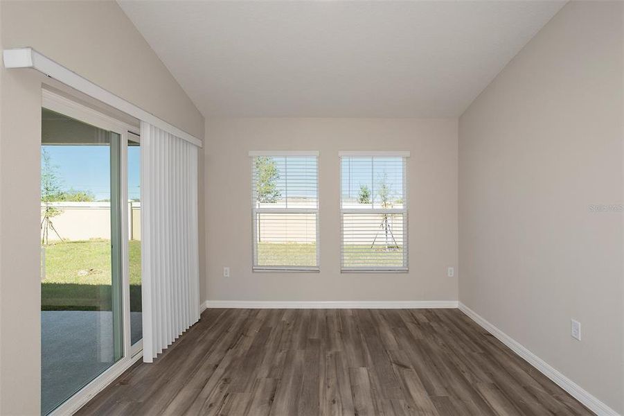Spacious, unfurnished interior of a new home in Lawson Dunes, Haines City (Image 12).