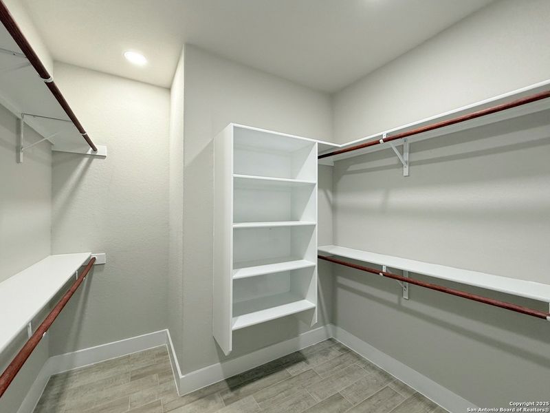 Furnished interior view inside a new home in , La Vernia (Image 6).