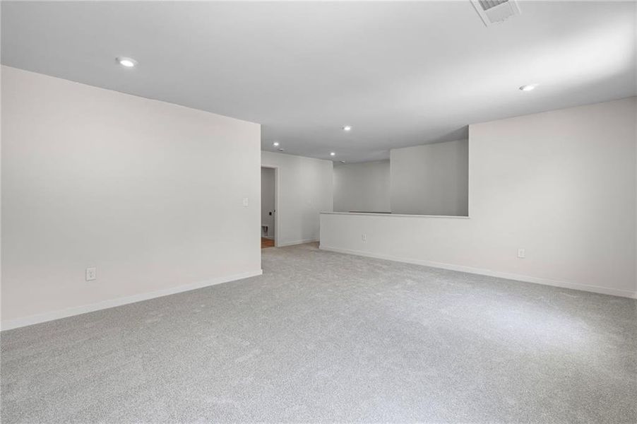 Spacious, unfurnished interior of a new home in Crossvine Estates, Braselton (Image 34).